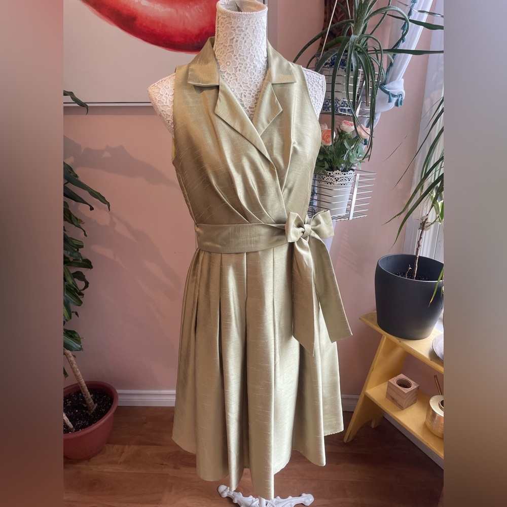 Vintage light green shiny Pleated Midi Sundress